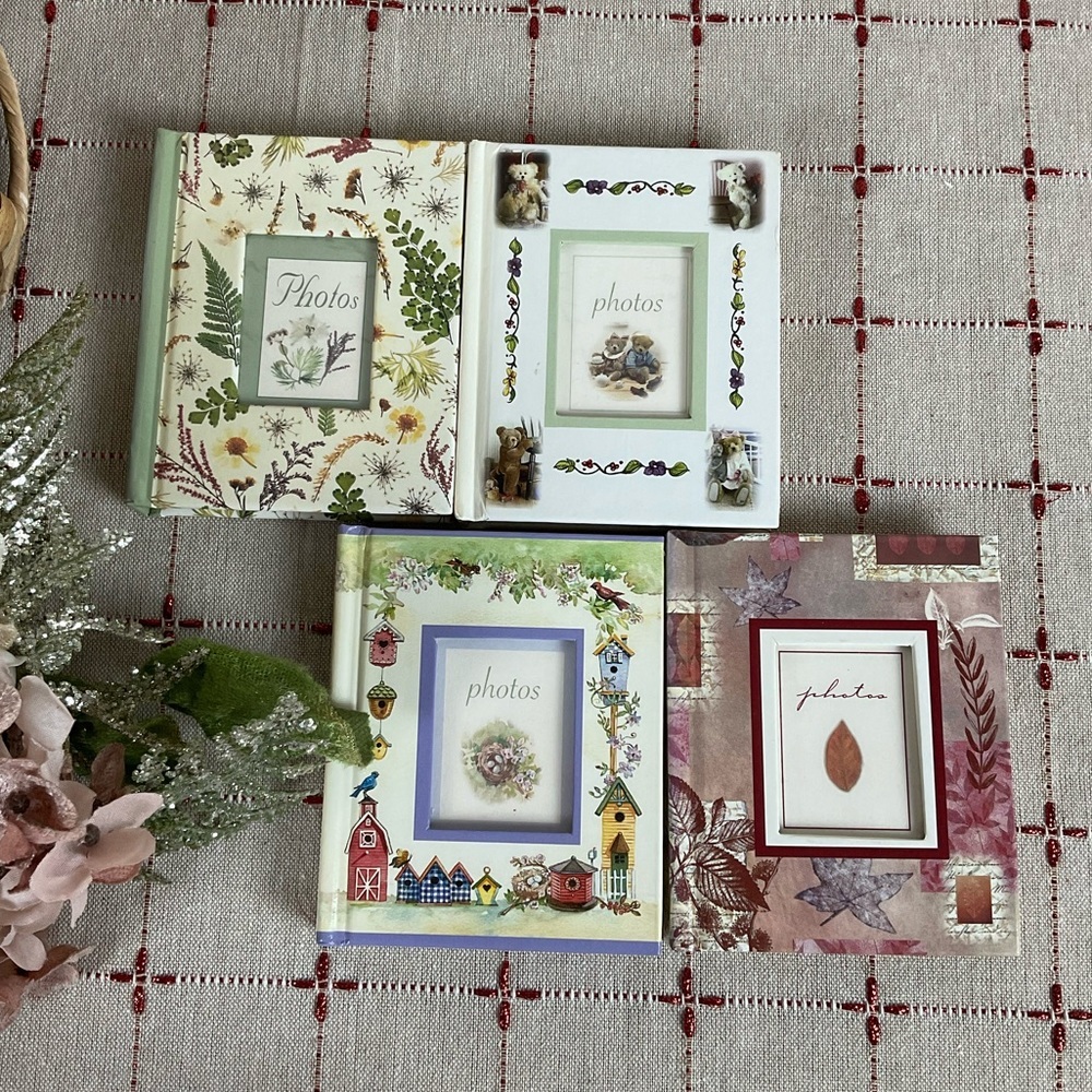 Set Of 4 Vintage 1998 Publications International Ltd Mini Photo Albums Country